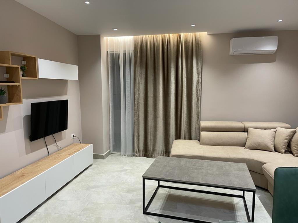 Sevians Apartments Golem  Luaran gambar