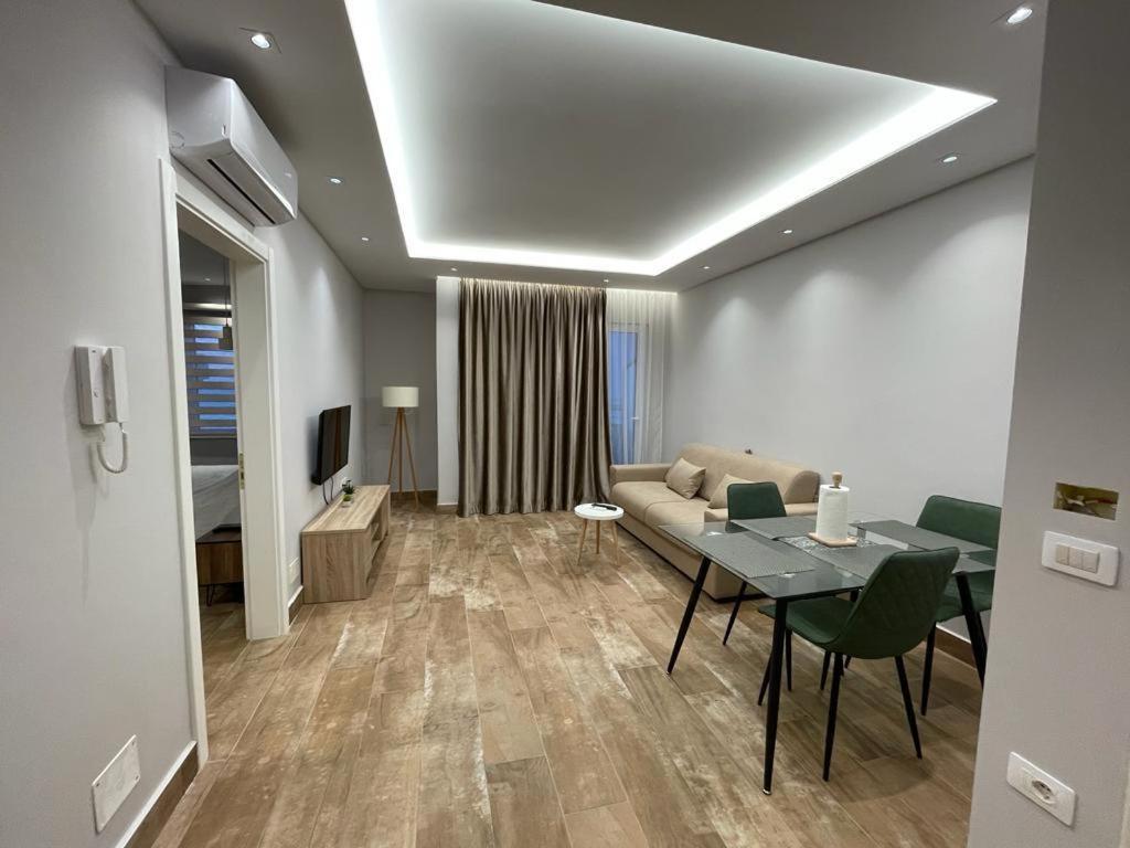Sevians Apartments Golem  Luaran gambar