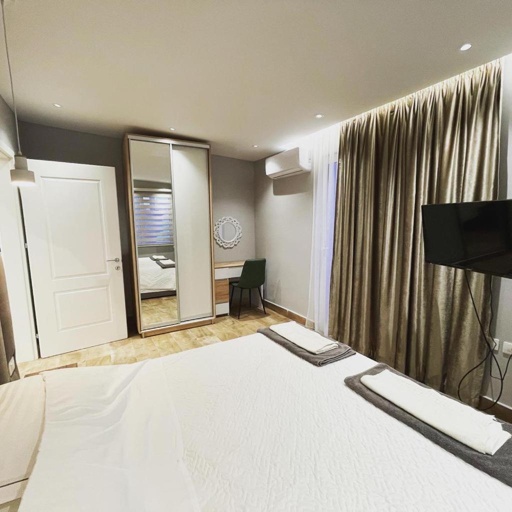 Sevians Apartments Golem  Luaran gambar