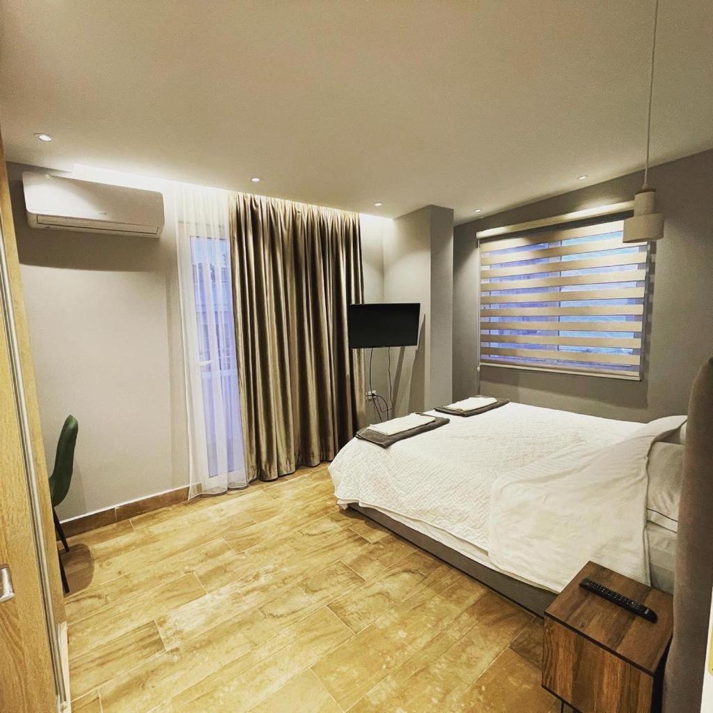 Sevians Apartments Golem  Luaran gambar