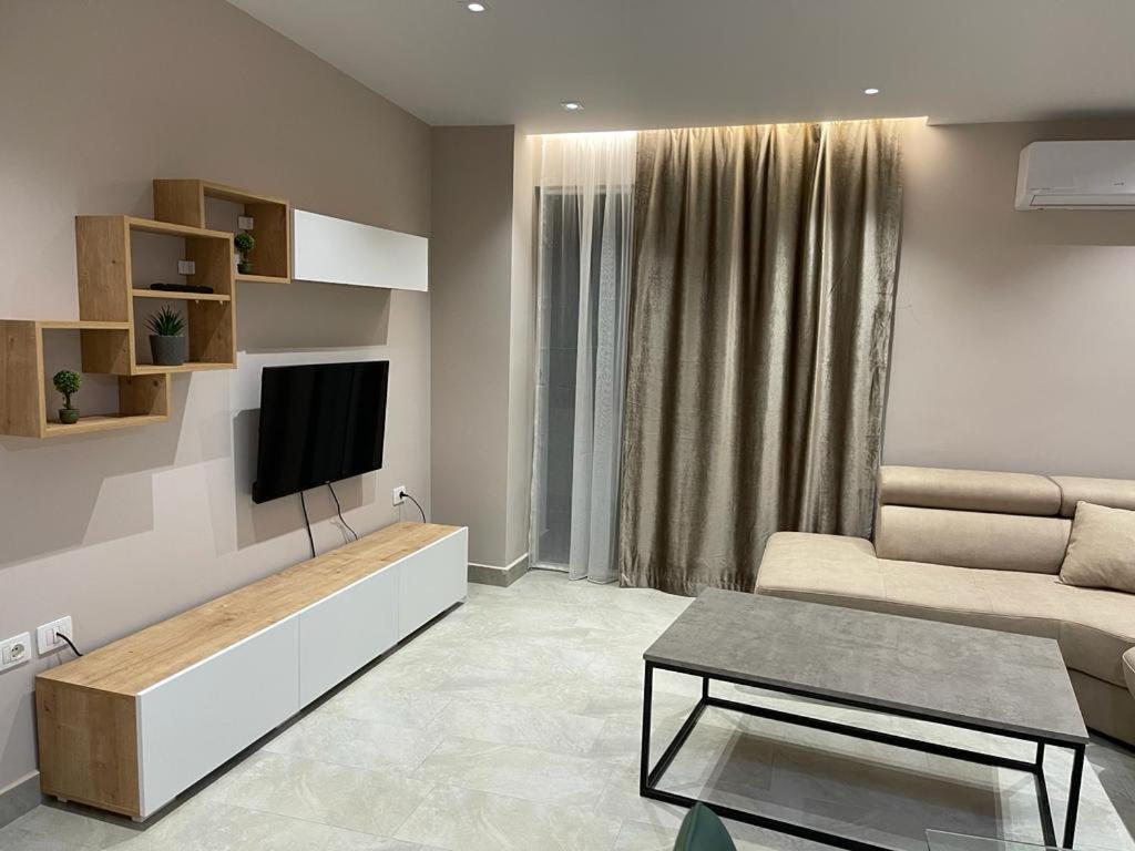 Sevians Apartments Golem  Luaran gambar