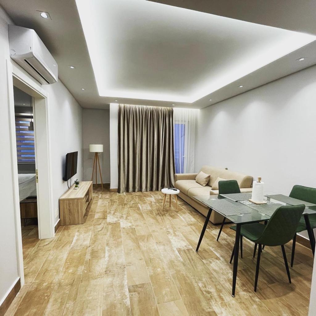 Sevians Apartments Golem  Luaran gambar