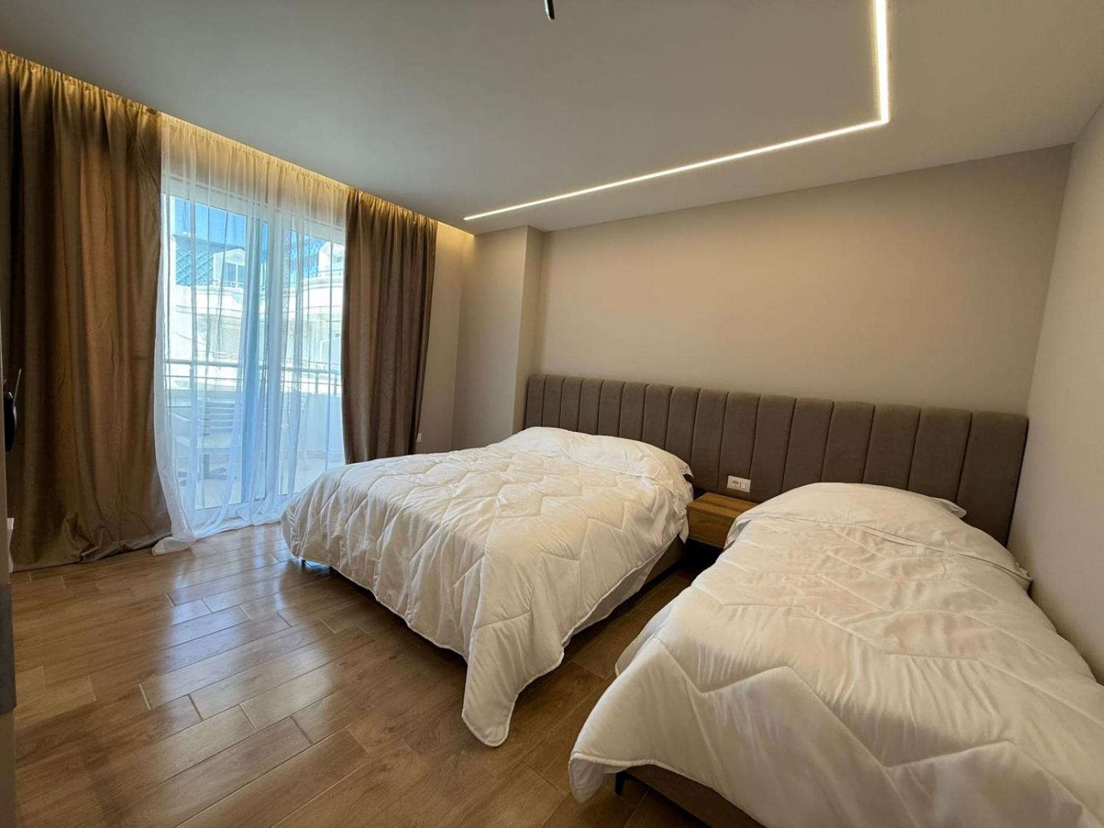 Sevians Apartments Golem  Luaran gambar